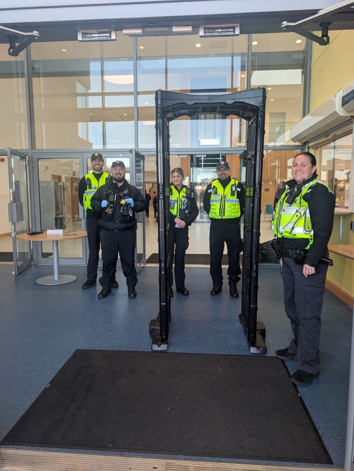 Image: Local police visiting Eastern High as part of Knife Awareness Week